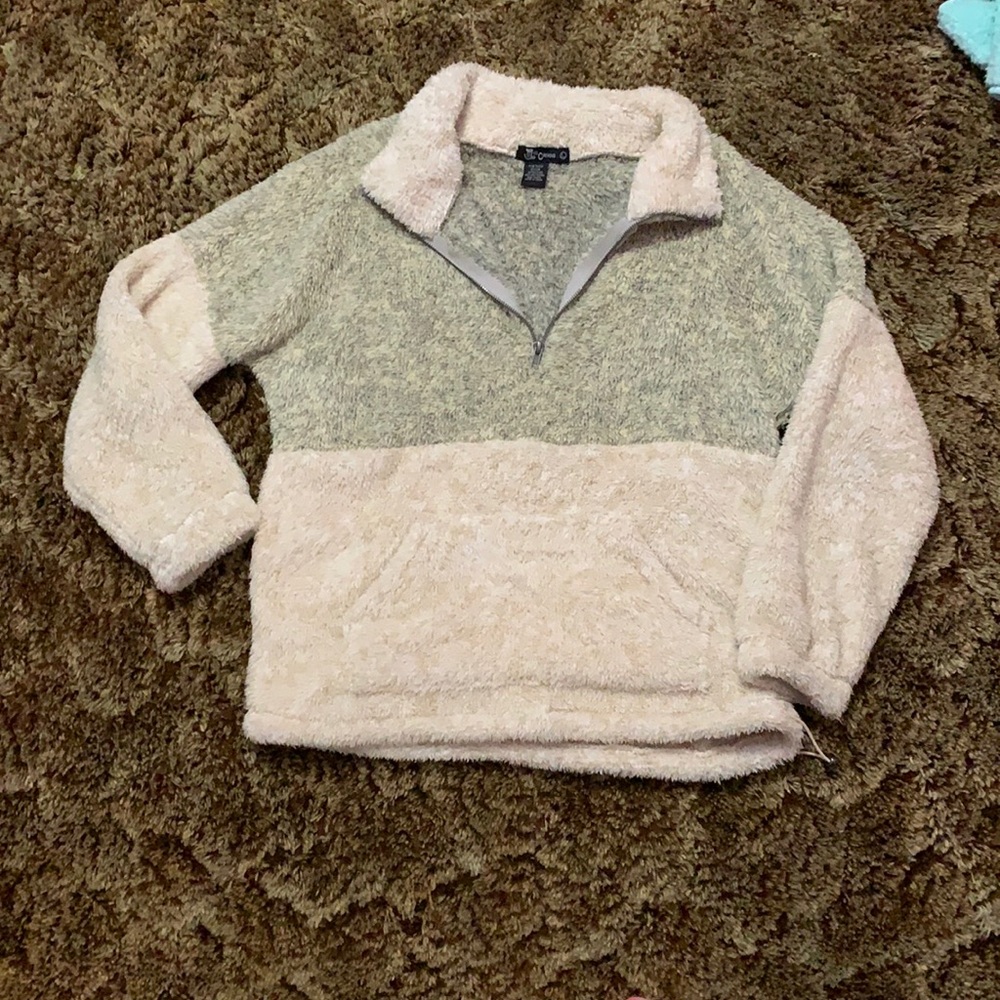 NWOT Women’s size large miss chievous Sherpa